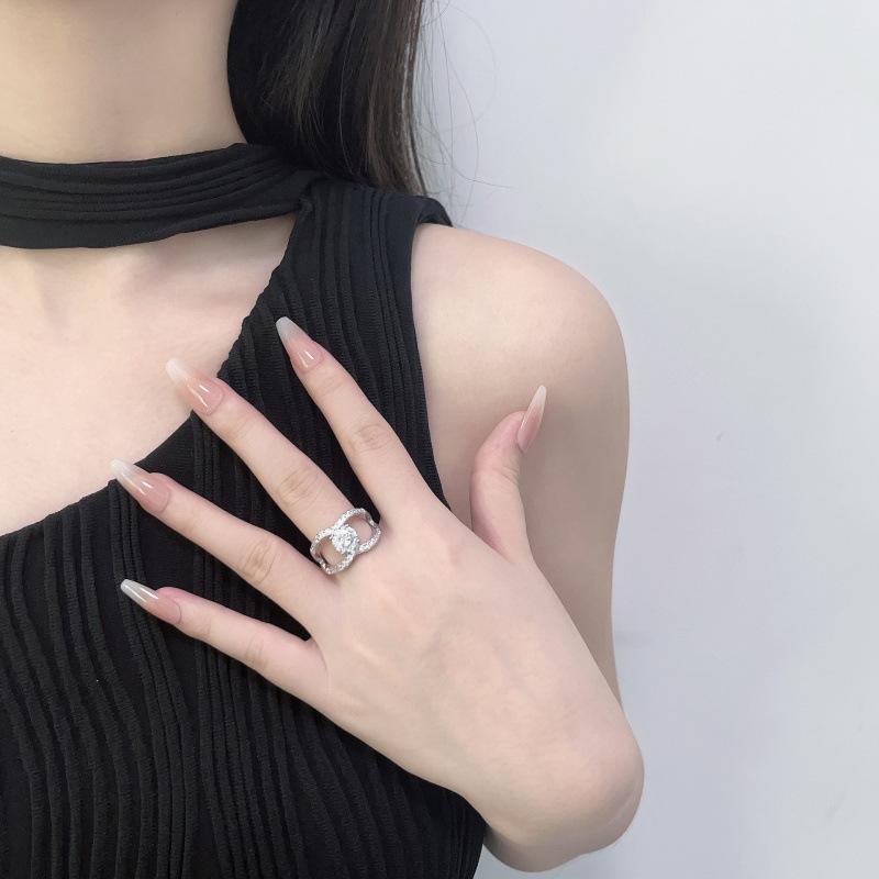 

Wind Slightly Set Zircon Ring, Creative Cross Set Diamond Elegant Hollow Women S Ring No. 10