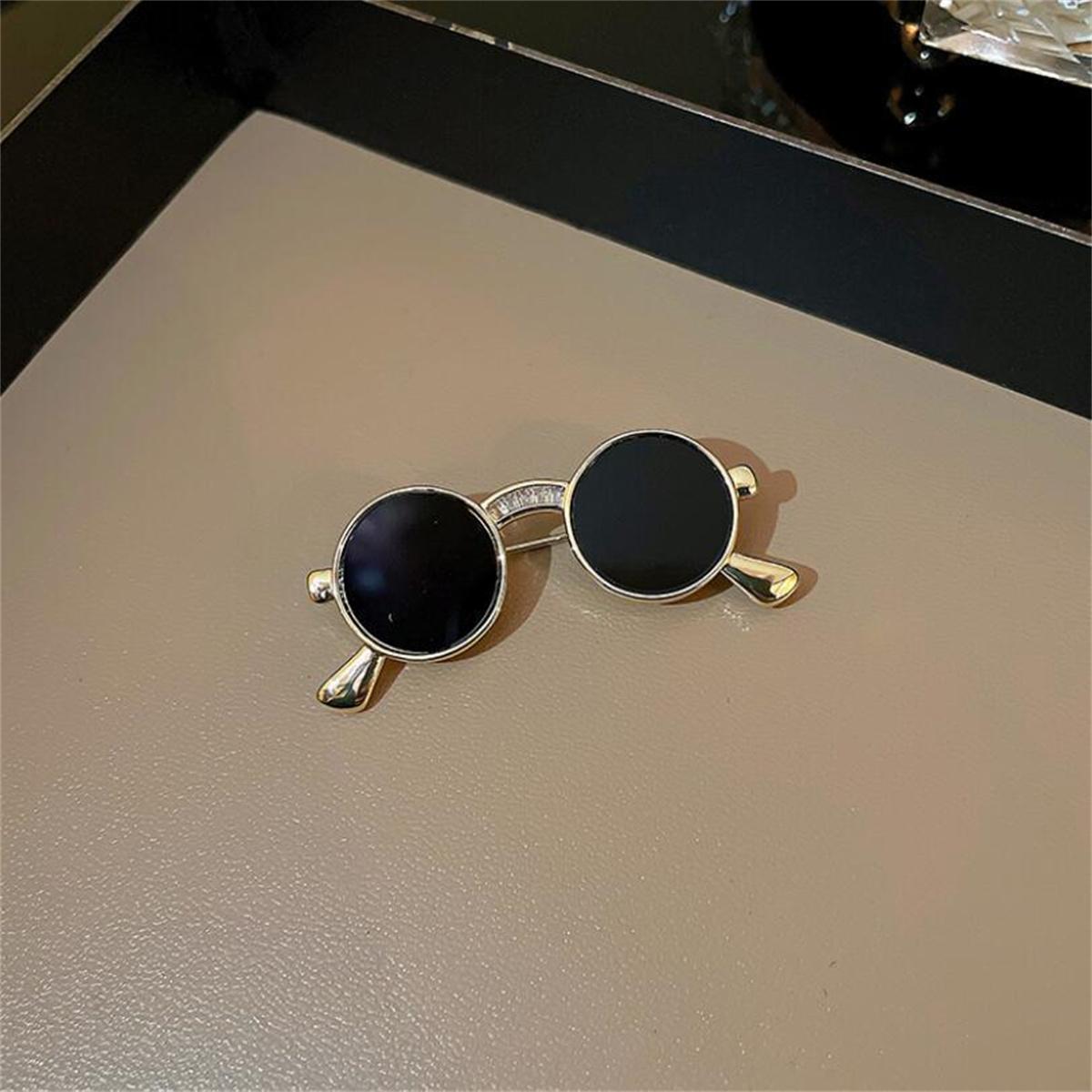

Sunglasses Shaped Brooch, Fun And Trendy Women s Jewelry, Clothing Backpack Accessories, Birthday Parties Or Daily Wear Gifts MULTI зелений