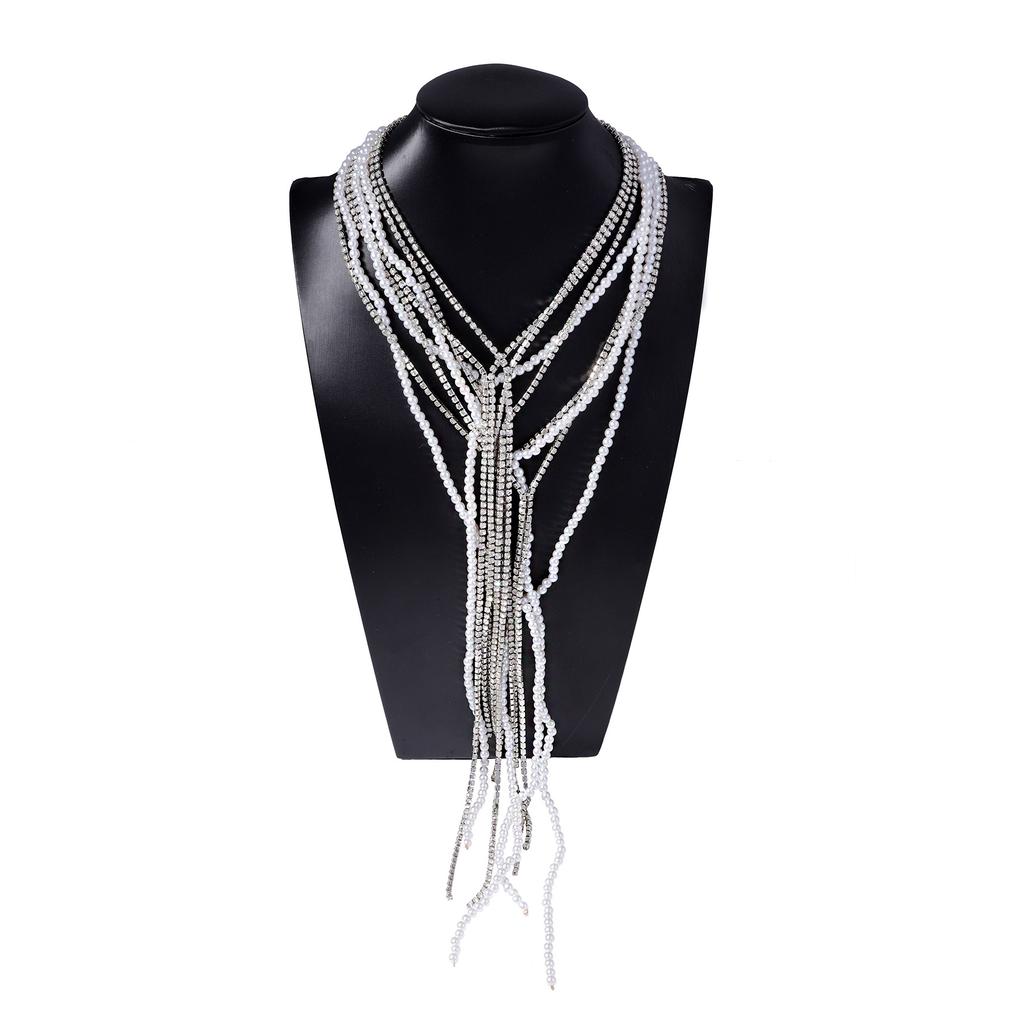 Unique temperament, complex creative design, exaggerated imitation pearl inlaid zircon staggered multi-layer necklace