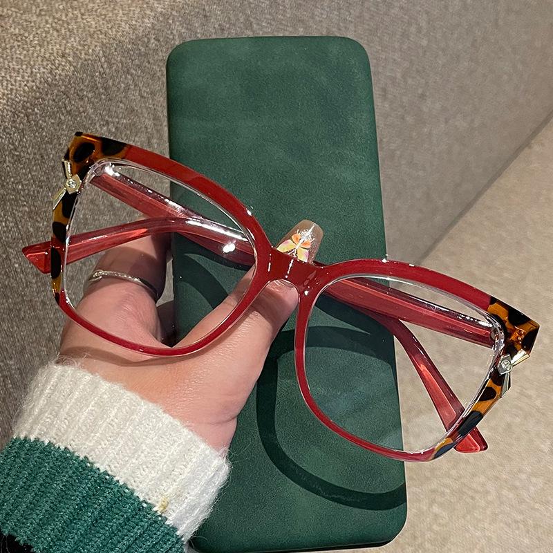 Fashion Trendy Woman Eyeglasses New Style Anti Blue Light Women's Glasses European American Eyeglass Frames