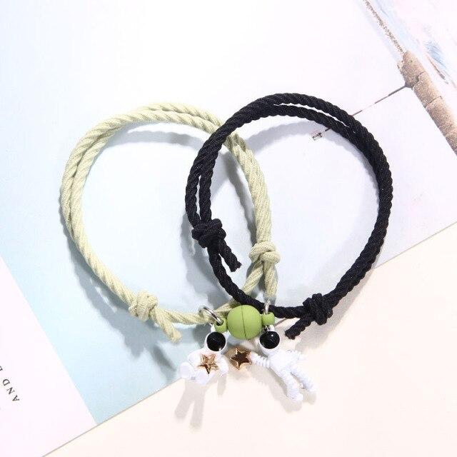 Latest Magnet Couple Wrist Bracelet Star Astronaut Paired Bracelets Attractive Voguish Fashionable Valentine 'S Day Jewelry Giveaway Present 2 Pcs