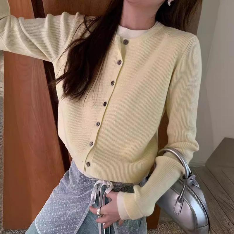 

Autumn and winter new knitted cardigan women s design sense round neck fake two-piece splicing contrasting color gentle sweater jacket women One size