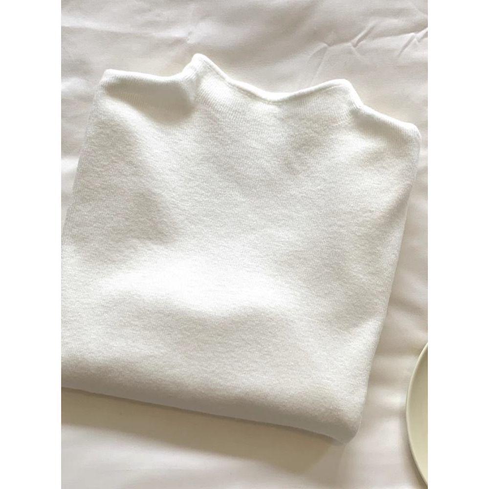 Soft Glutinous Semi-High Neck Velvet Pullover: Slimming Long-Sleeve Knitted Sweater for Autumn