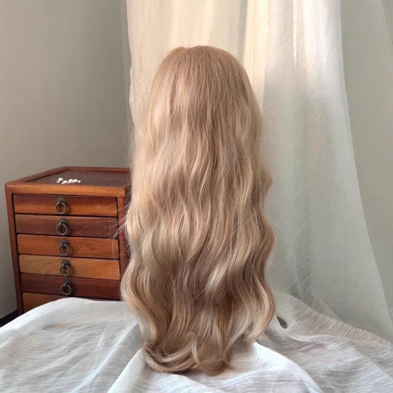 Natural-Looking Golden Long Loose Wave Wig-Heat-Resistant Synthetic Fiber with Realistic Hairline for Daily,Party&Cosplay