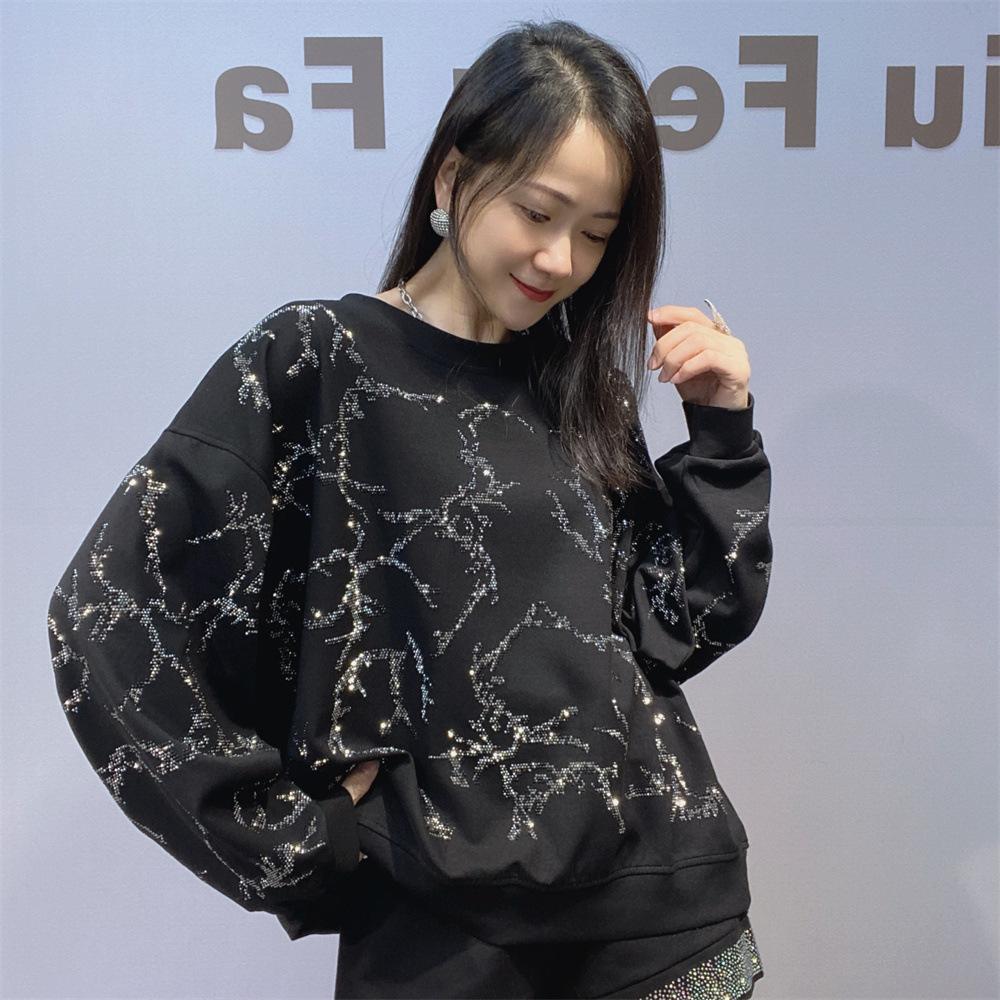 

Стильный свитшот с бриллиантовым узором и короткими/длинными рукавами для женщин. Новый универсальный топ с круглым вырезом для осени и зимы. One Size чёрный