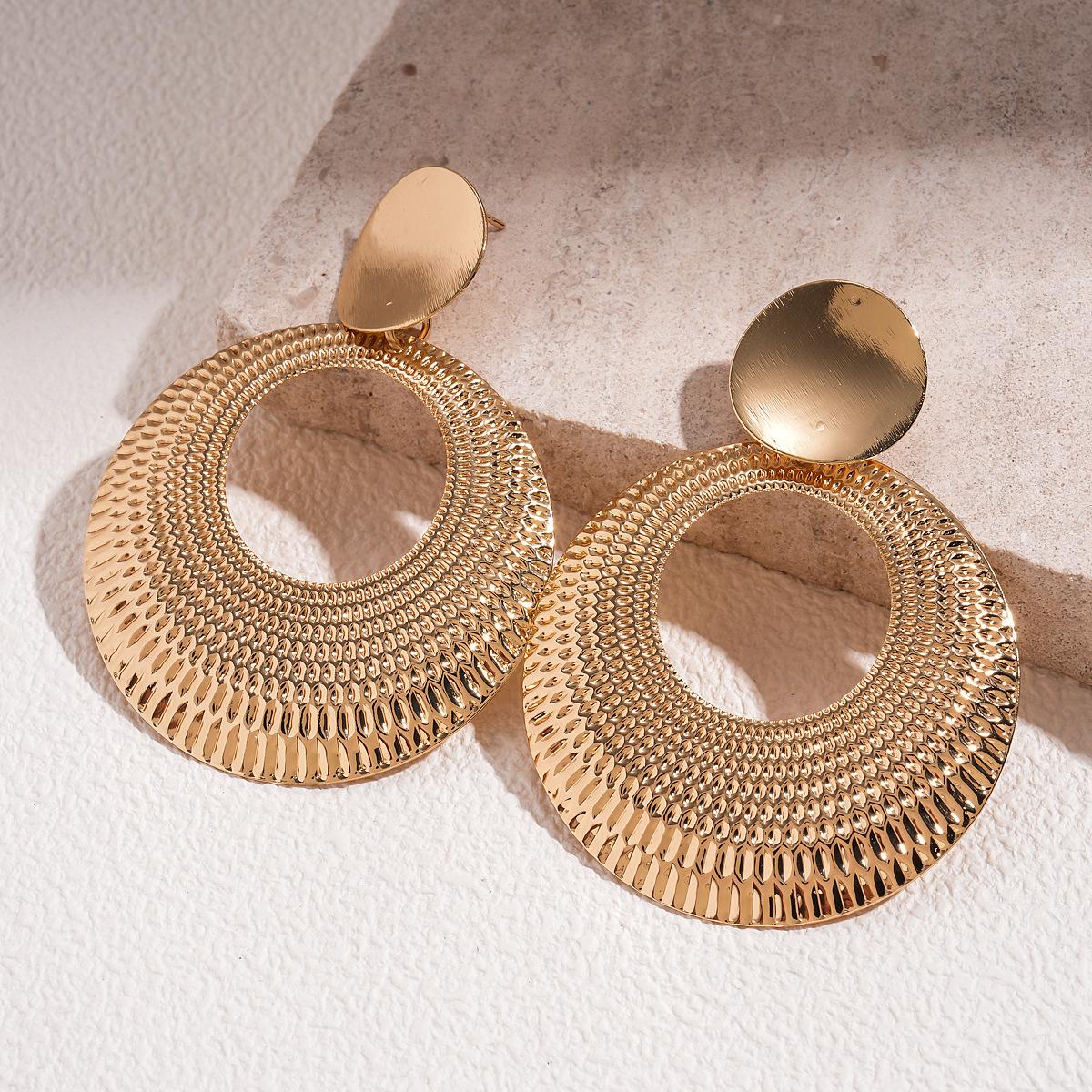 

DIGADAGU Metal Hammered Round Geometric Dangle Earrings New Vintage Simple Earrings Women Daily Zircon Accessories золотий