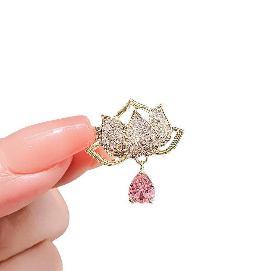 Fashion Brooch, Diamond Studded Brooch, Suit Brooch, Accessories