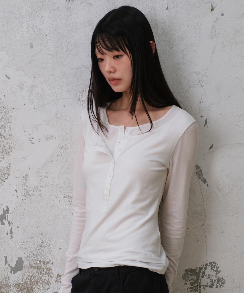 Daibeuinumeon Layered Double Henley Neck Long Sleeve (White)