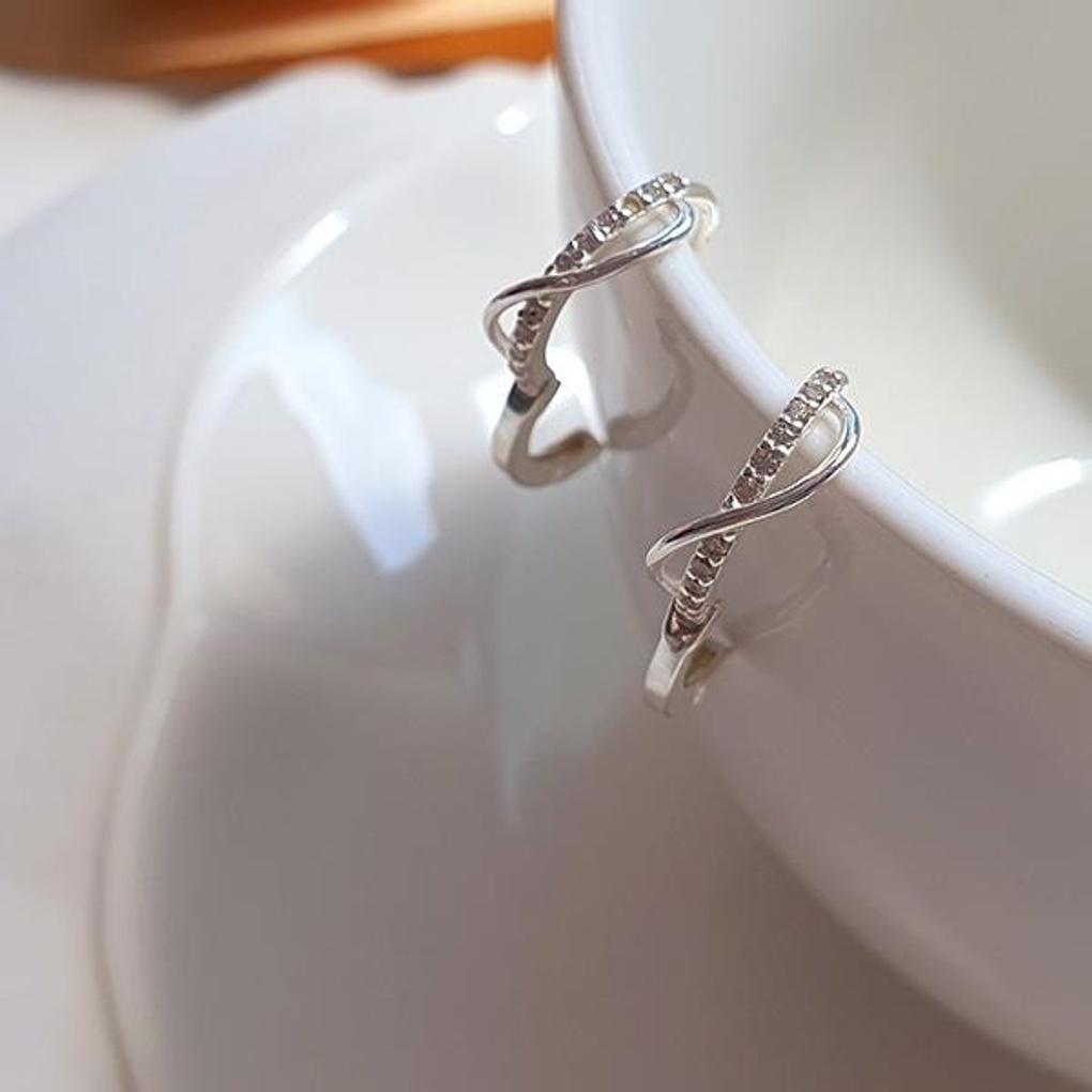 Women's Tapuho Twisted Hoop Earrings (One-Touch Style)