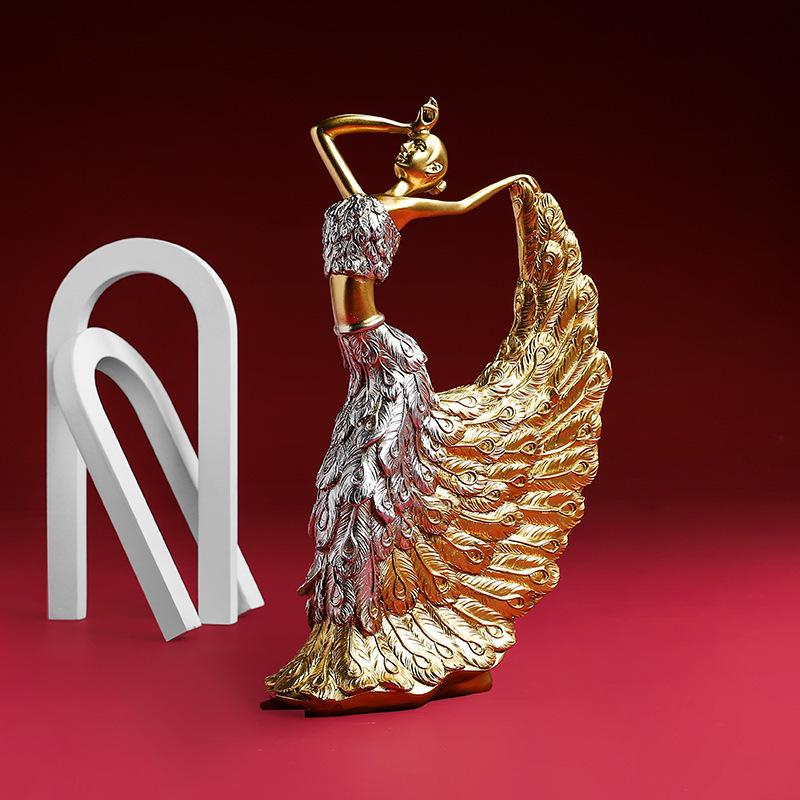 European Luxury Peacock Dancer Resin Ornament for Home and Wedding Decor