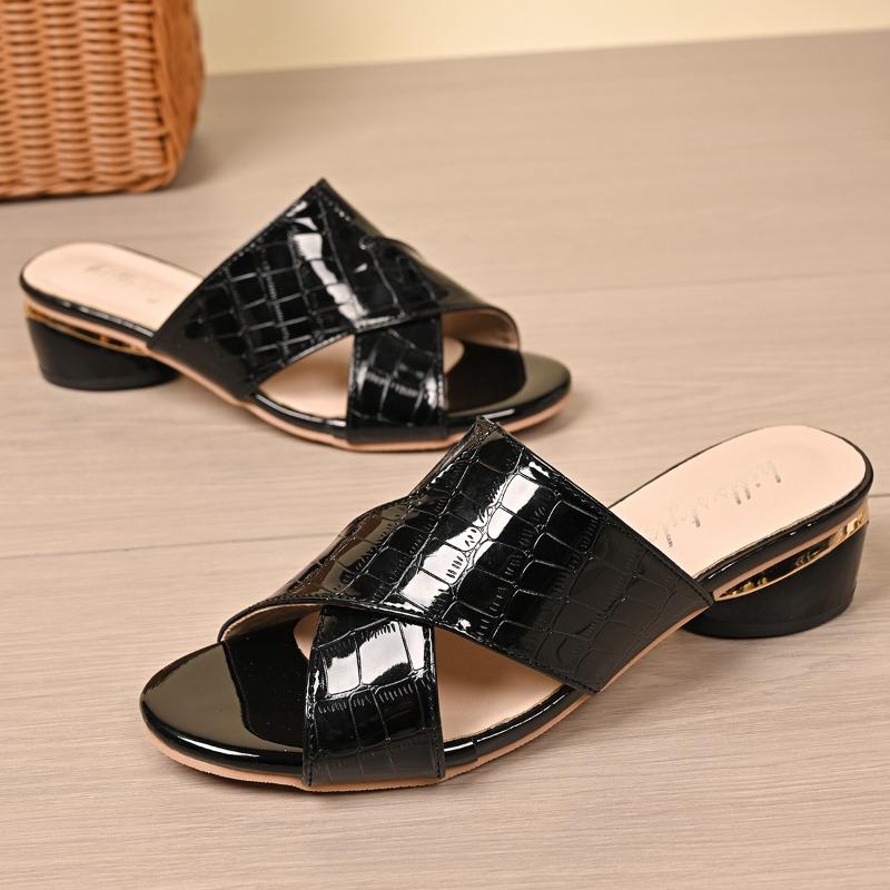 Fashion New Style Fashion Women's Gold Low Heels Sandals Women Summer Square Toe Thick Heeled Slippers Woman Plus Size 43 Outdoor Slides