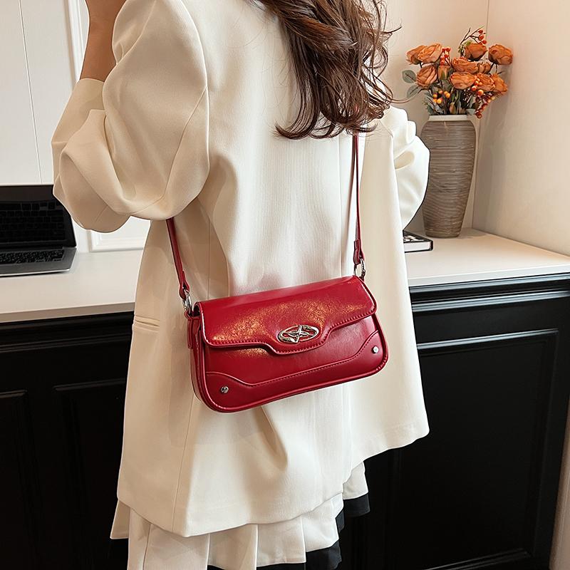 Women's bag Korean version trendy and fashionable shoulder bag  summer niche design simple and casual high-end crossbody bag