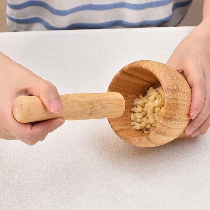 Garlic Pounding Bowl Set With Wooden Finish and Hand Pestle for Seasoning Use During Family Meal Making at Table