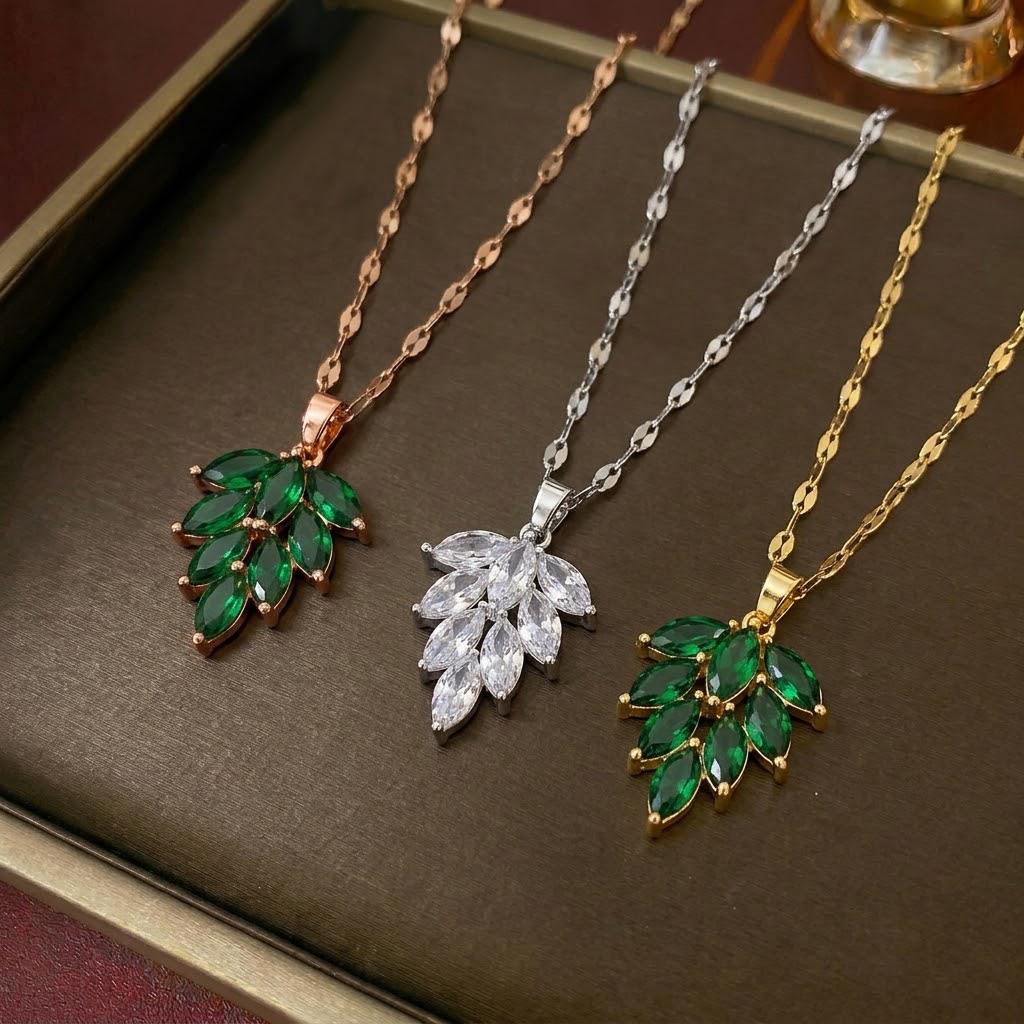 Women's Japanese-Korean Style Zircon Leaf Necklace - Elegant & Simple Collarbone Chain