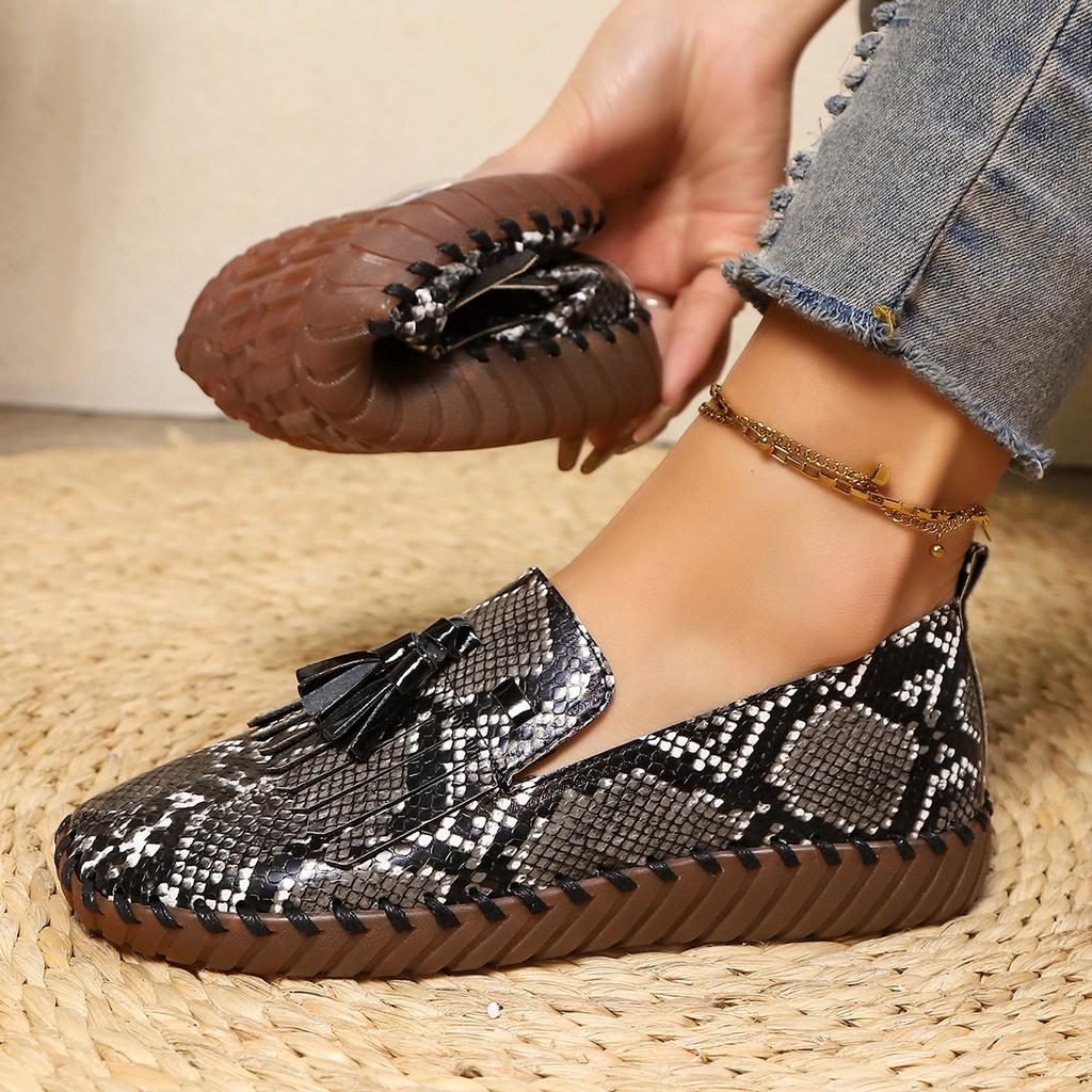 Fashion Tassel Loafers Pure Hand-sewn Bottom Round Head Casual Single Shoes Women's Soft Sole Solid Color One-pedal Shoes Large Size