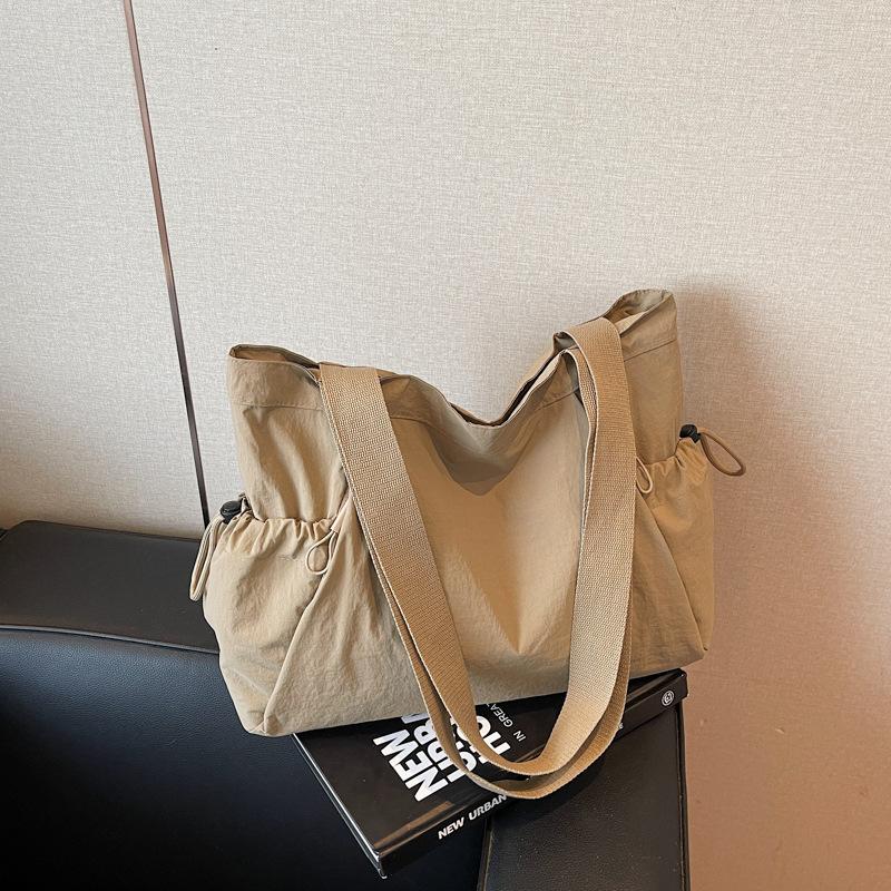 Lightweight Casual Nyl Bag for Women Summer Simple Large Capacity Single Shoulder Commuter Bag Versatile Fitness Yoga Tote Bag