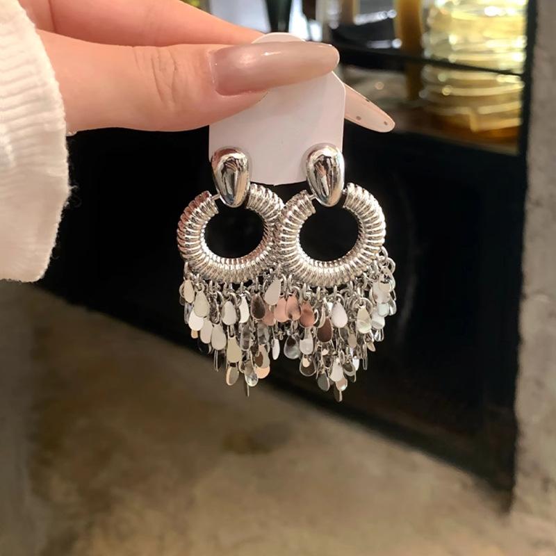 Metal round sequined fringed stud earrings cold wind earrings light luxury exaggerated earrings