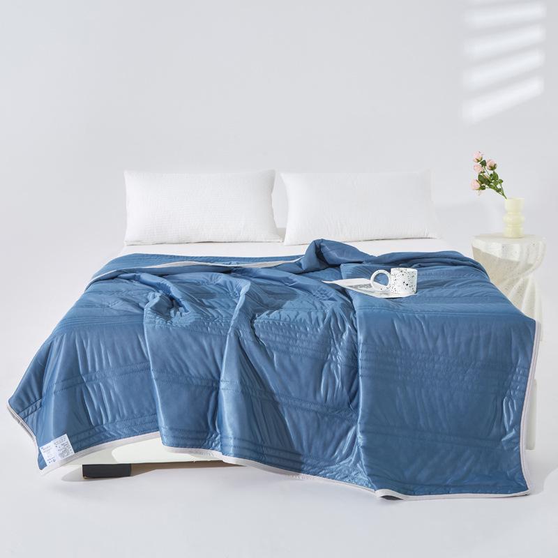Cool Silk Summer Quilt: Breathable, Skin-Friendly for Dorm or Office Use