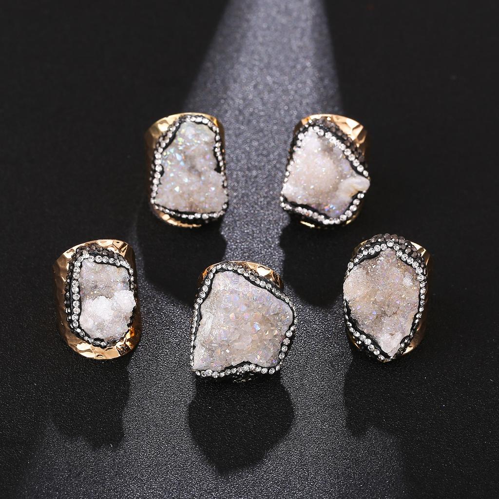 Natural Stone Adjustable Rings For Women Couple Colors Crystal Cluster Winding Ring Trend Wedding Band Couple Jewelry Party Gift