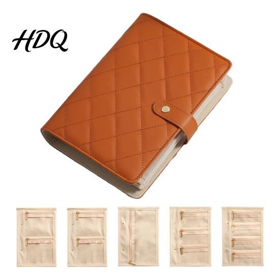 Weiche gesteppte Schmuckaufbewahrungsbox Buch-Set PU-Leder Reise-Organizer mit 5 herausnehmbaren Samtseiten für Ohrringe und Ringe Beutel für Halsketten