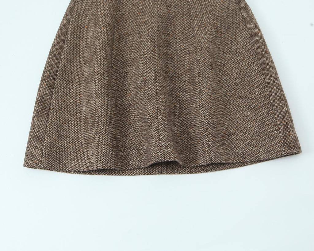 European Style Mid-Length V-Neck Dress for Women - Autumn 2025 Collection