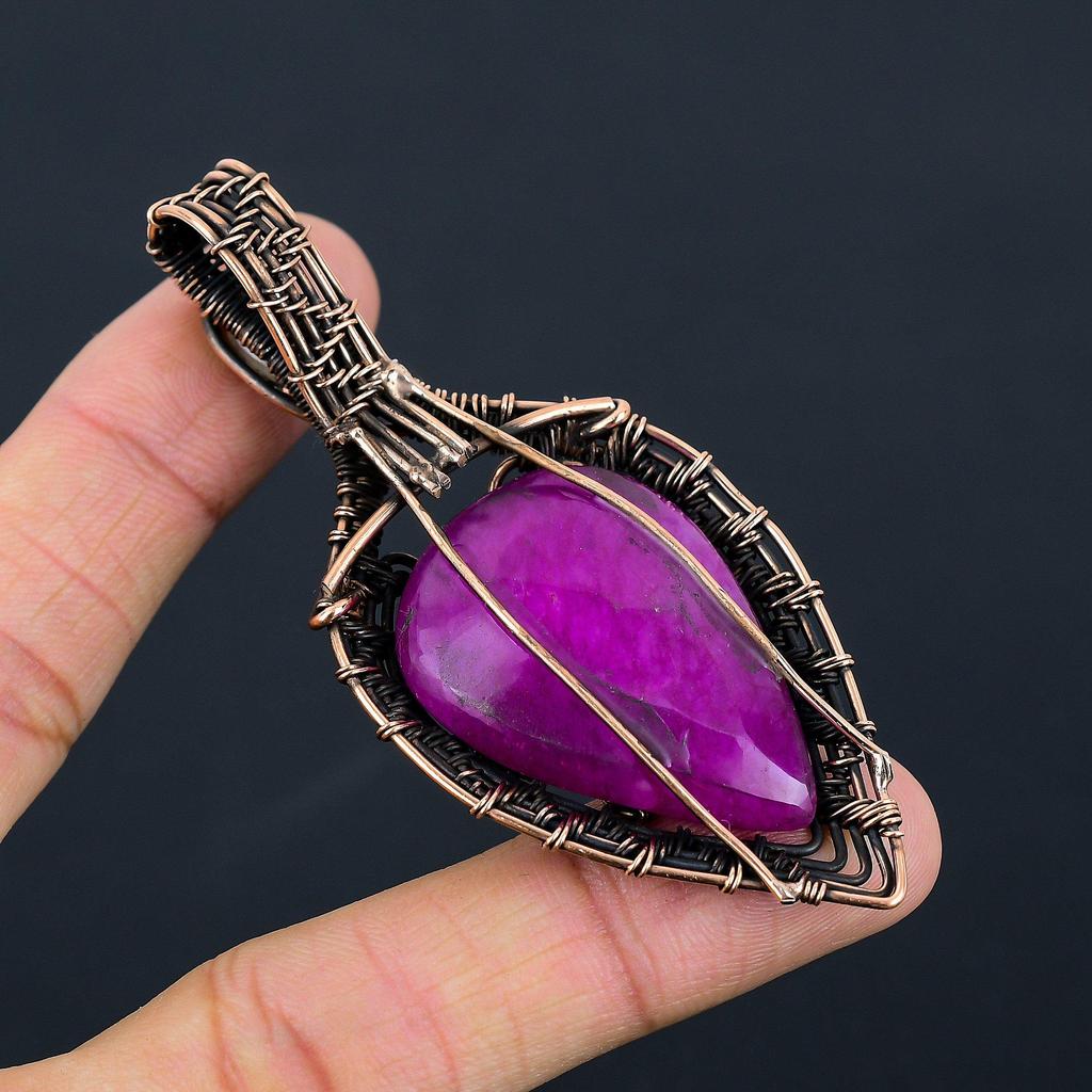 Im Labor hergestellter Rubin, Mondstein, Edelstein, reiner Kupferdraht, umwickelt, handgefertigter Designer-Anhänger, Schmuck, Geschenk für Frau