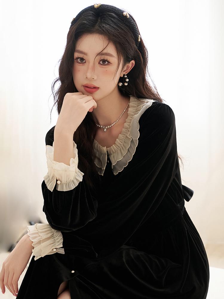 Mishow Women Dress 2023 Winter New French Style Retro Elegance Long Sleeve Ruffles Design Clothing MXC51L1623