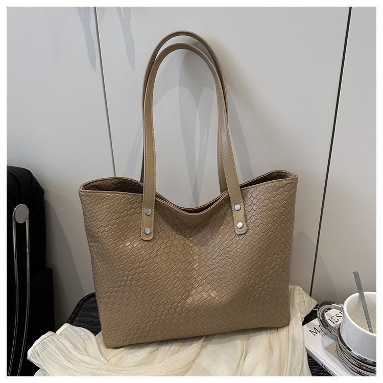 Womens Casual Tote Bag With Pu Material And Inner Zipper Pockets For School