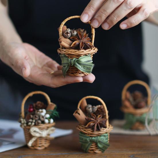 

Scented Aromatherapy Car Air Freshener Mini Size Long Lasting Fragrance Wide Application Aroma Diffuser Auto Interior Decoration