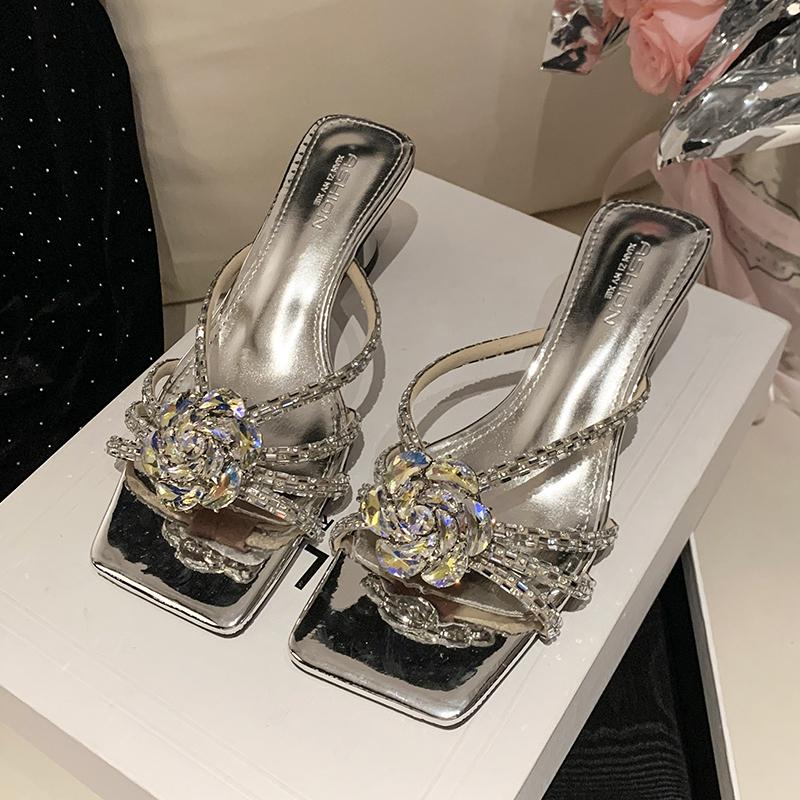 

Fashion Luxury Crystal Flower Heeled Sandals Woman Brand Design High Heel Rhinestone Strap Mule Slide Ladies Bling Square Toe Party Shoe 35