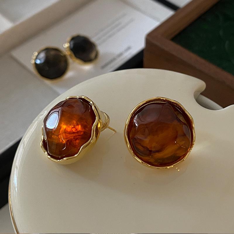 Square Maillard Earrings Autumn and Winter Earrings French Retro Design Temperament Foreign Style Small Fragrant Style Ear Buckle