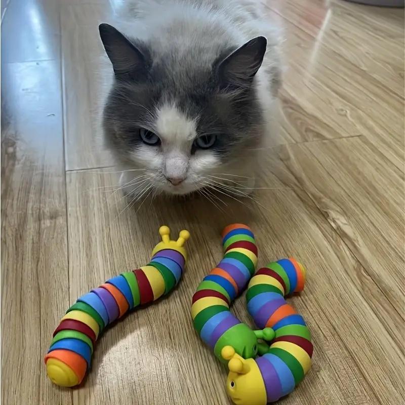 Interaktív mozgó hernyó macskajáték - Nincs szükség elemekre, Biztonságos műanyag, Véletlenszerű színek beltéri/kültéri játékhoz