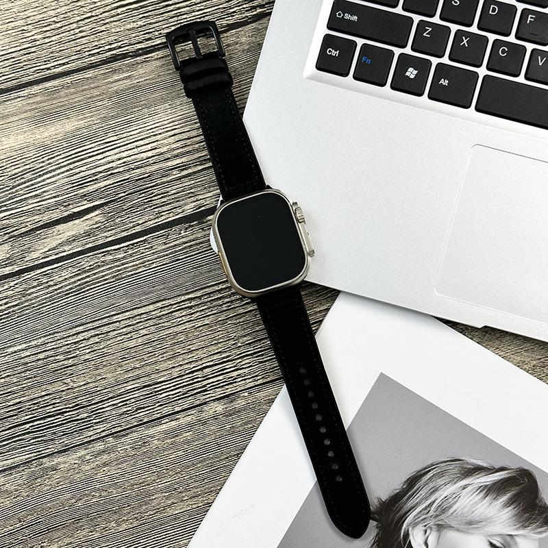Versatile Leather Strap with Crazy Horse Pattern for Apple and Samsung Smartwatches