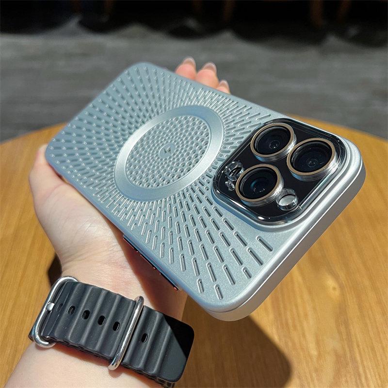 Matný magnetický chladicí kryt s ochranou čočky pro iPhone 17 Pro Max