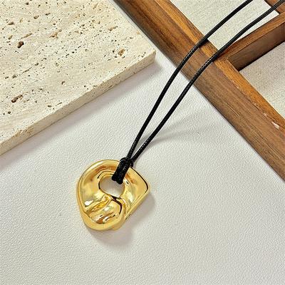 Retro Light Luxury Irregular Hollow Pendant Necklace For Women Girls Versatile Adjustable Sweater Chain Jewelry Accessories Gift