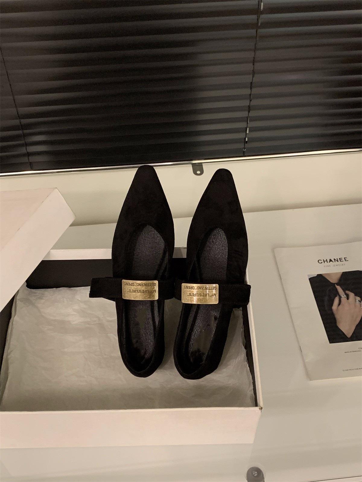 

Вечерние туфли Мэри Джейн на скрытой платформе, красные, с острым носком, женская обувь 2025, новые, весна-осень, маленькие одинарные туфли с французским леопардовым принтом 40 чёрный