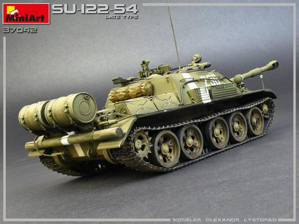 Miniart 1/35 Soviet Army SU-122-54 Late Model Plastic Model MA37042