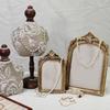 Classical Photo Frame Jewelry Showcase Flannel Lined Resin Construction Earring Necklace Holder For Home Retail Use