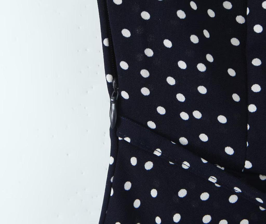 Elegant French Polka Dot Long V-Neck Lace Dress - Women's Summer 2026 Slimming Short-Sleeve Skirt.