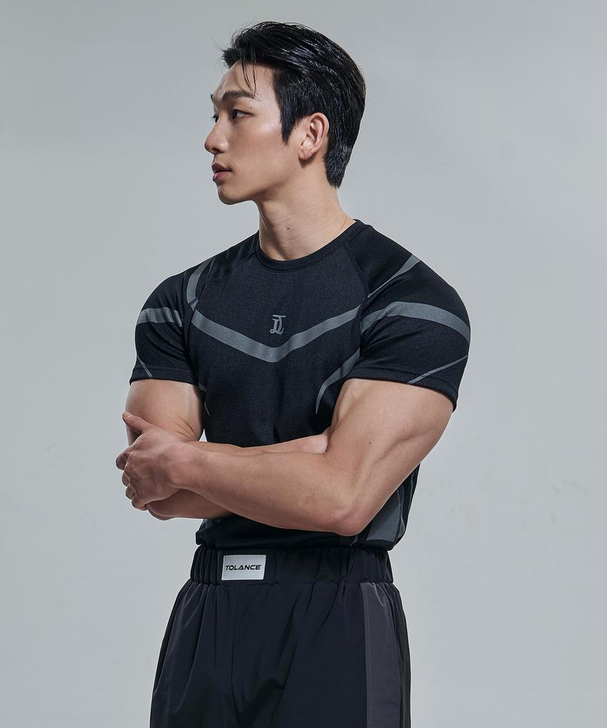 Toleonseu Active Contour Suit Short Sleeve - Black