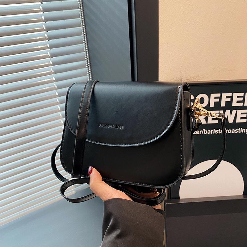 Solid Color Fashion Shoulder Messenger Bag Women's Winter New Simple and Popular Small Square Bag