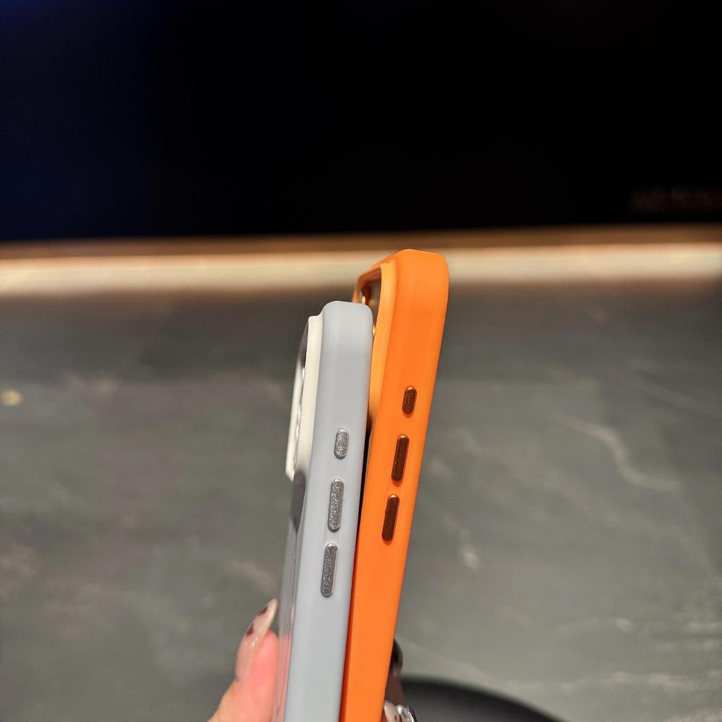 iPhone 17 Pro Max Skin-Feel Magnetic Case, Drop-Proof with Contrasting Colors