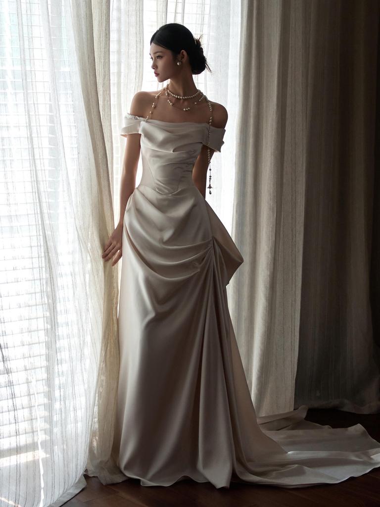 Elegant White Satin One-Shoulder Wedding Dress with Train Bridal Gown for Wedding Reception And Engagement Simple Style Long ...