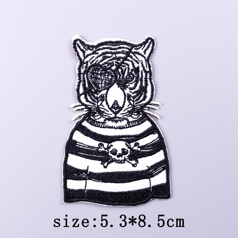 Red Heart Patch Iron On Patches On Clothes Fire Punk Skull Embroidered Patches For Clothing Hook Loop Patch For Clothes Stickers
