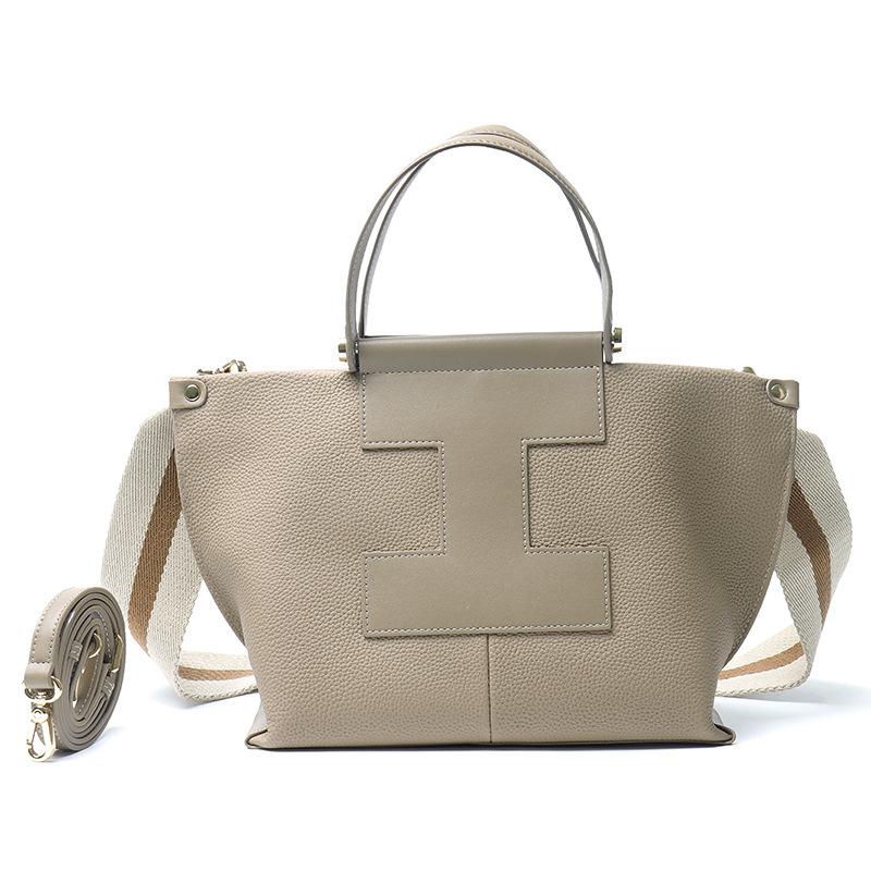 The First Layer of Togo Cowhide H Design Is a Hand-held Crossbody Women's Bag Leather Splicing Bag, Casual Fashion Temperament Commuter Dumplings