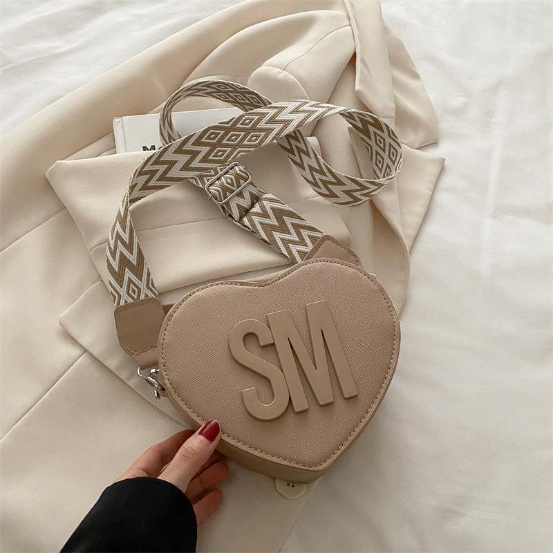 Simple and fashionable letter wide shoulder strap single shoulder messenger bag 2025 summer new niche design love foreign style women's bag
