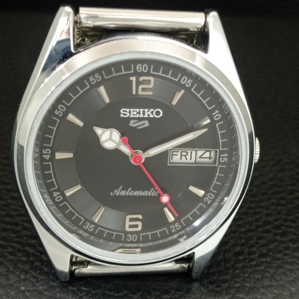 VINTAGE REFURBISHED SEIKO 5 AUTOMATIC JAPAN MENS BLACK DIAL WATCH a444568-1