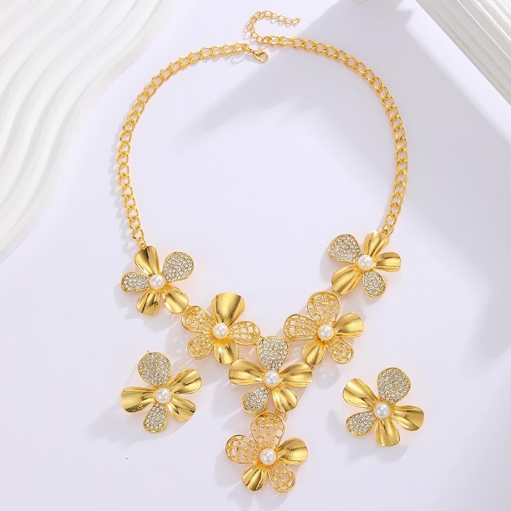 Exaggerated Design Floral Necklace Earring for Women Weddings Dinners Party Accessory