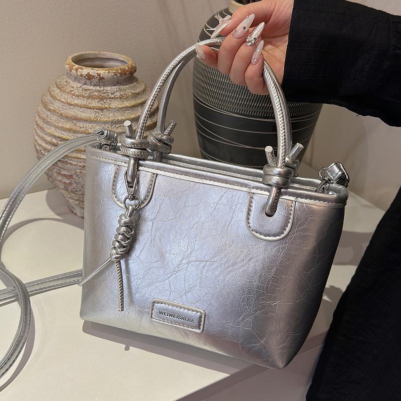 Fashion Versatile Red Handbags For Women  New Simple PU Leather Crossbody Bags Shopping Commuting Female Bucket Purses