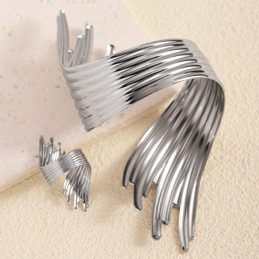 Exaggerated Personality Stainless Steel Feather Wings Open Bangles Rings Set for Women Fashion Designer Banquet Jewelry Gifts